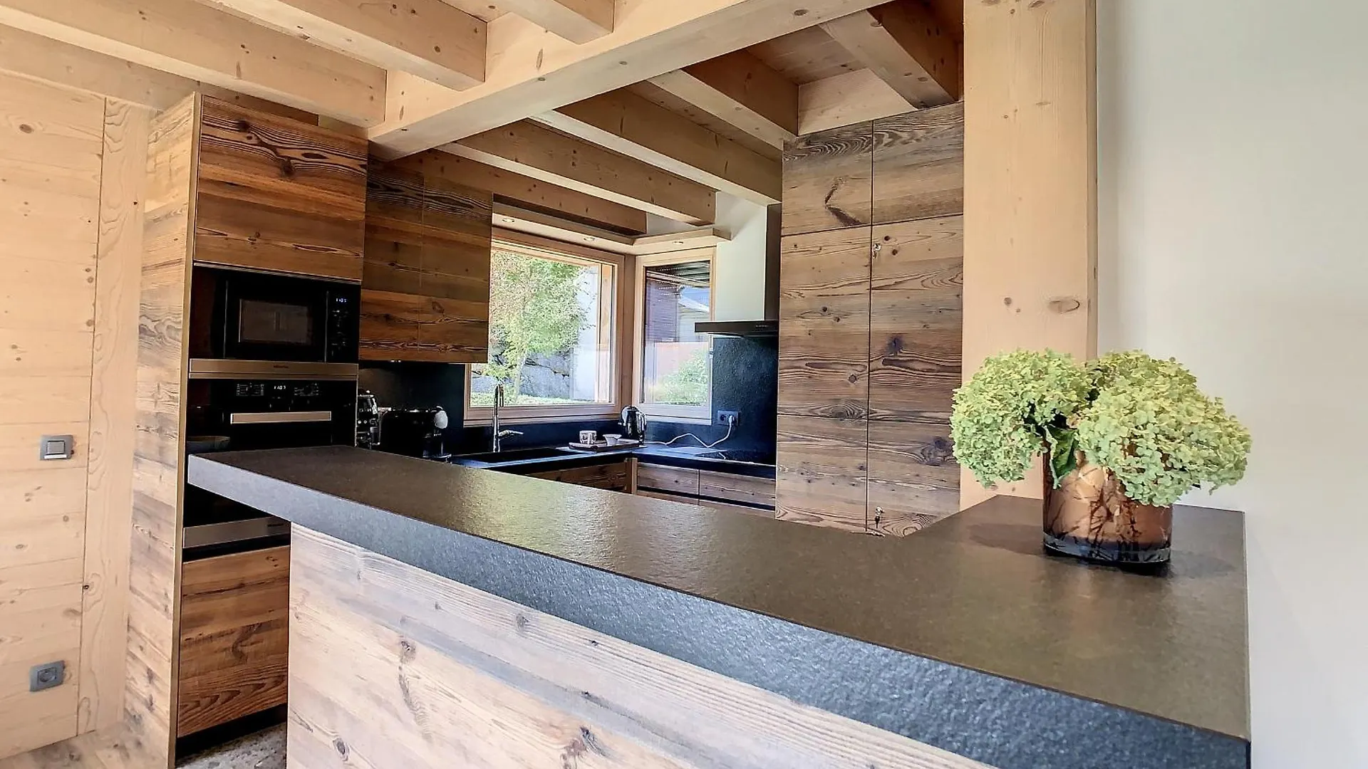 Duplex Neuf Avec Terrasse Face Au Mont Blanc, 3 Chambres Et Mezzanine, A 3 Km Du Centre De Combloux - Fr-1-560-65 France