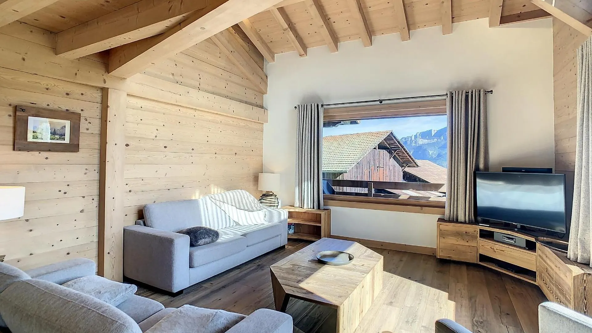 Duplex Neuf Avec Terrasse Face Au Mont Blanc, 3 Chambres Et Mezzanine, A 3 Km Du Centre De Combloux - Fr-1-560-65